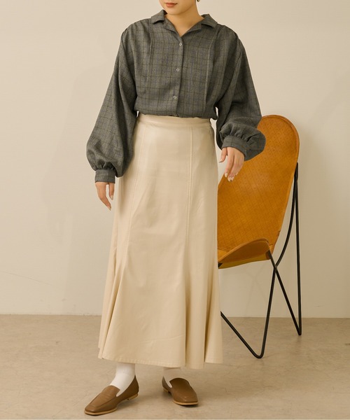 Ambre Neige(アンブルネージュ)の「ウエストタックシャツ/【WEB/EC限定商品】(シャツ/ブラウス・レディース・ホワイト/チャコールグレー/グレー・FREE)」の22枚目の写真