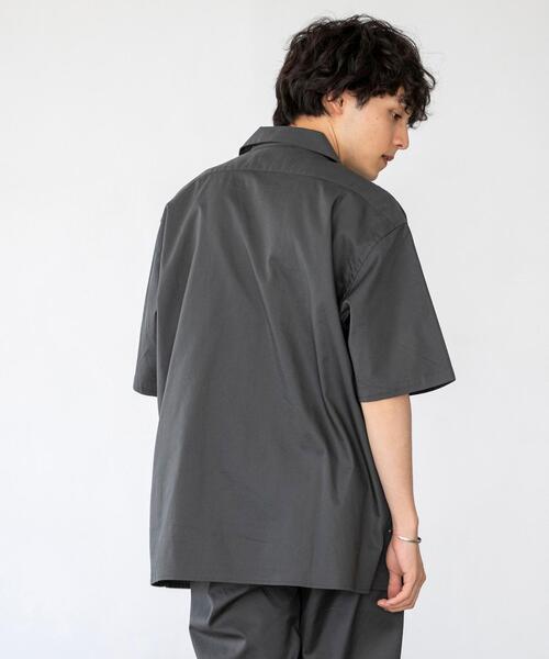 coen(コーエン)の「TCオックスオープンカラーショートスリーブシャツ(セットアップ対応)(シャツ/ブラウス・メンズ・ダークグレー/ベージュ/オリーブ・SMALL/MEDIUM/LARGE/X-LARGE)」の4枚目の写真