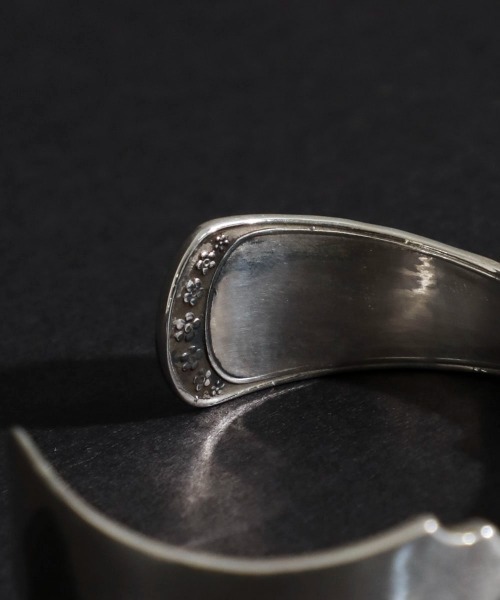 WAKAN SILVER SMITH（ワカンシルバースミス）の「【WAKANSILVERSMITH】Cutlery Butter Knife Bangle（バングル/リストバンド・メンズ・シルバー・FREE）」の8枚目の写真