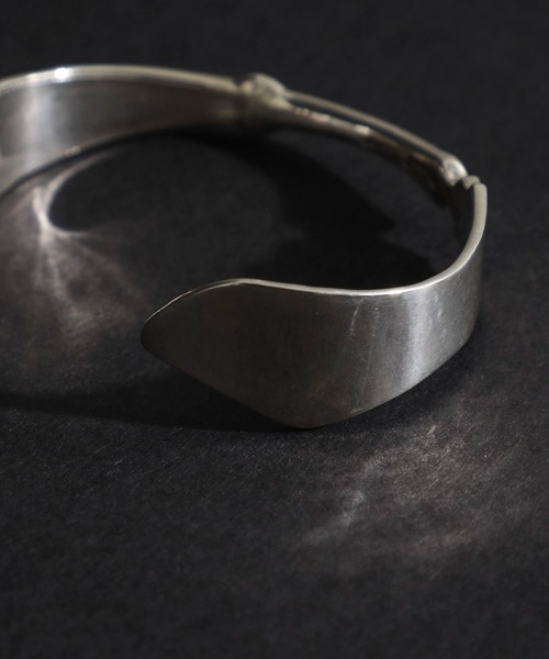 WAKAN SILVER SMITH（ワカンシルバースミス）の「【WAKANSILVERSMITH】Cutlery Butter Knife Bangle（バングル/リストバンド・メンズ・シルバー・FREE）」の4枚目の写真