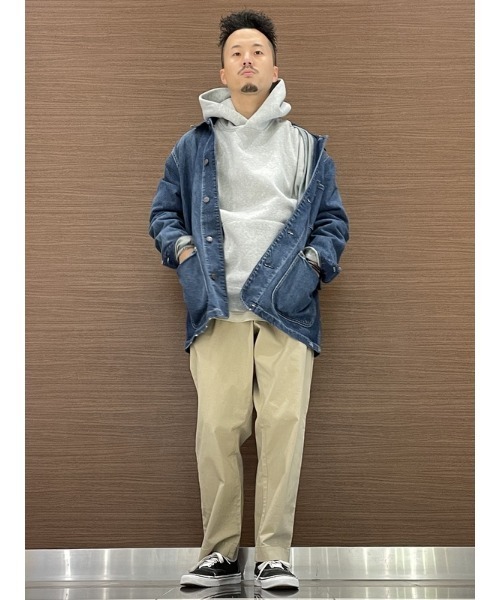 GAP（ギャップ）の「プリーツ入り ワイド テーパードパンツ（チノパンツ・メンズ・ネイビー/ベージュ/ブラック・30W/32W/28W/31W/38W/34W/29W/36W/33W/35W）」の3枚目の写真