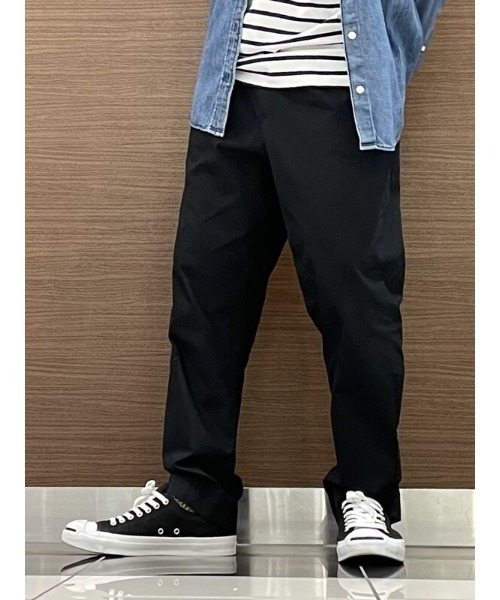 GAP（ギャップ）の「プリーツ入り ワイド テーパードパンツ（チノパンツ・メンズ・ネイビー/ベージュ/ブラック・30W/32W/28W/31W/38W/34W/29W/36W/33W/35W）」の14枚目の写真