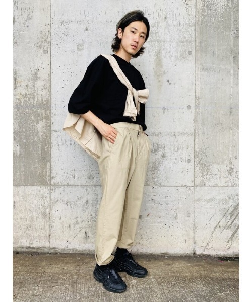 GAP（ギャップ）の「プリーツ入り ワイド テーパードパンツ（チノパンツ・メンズ・ネイビー/ベージュ/ブラック・30W/32W/28W/31W/38W/34W/29W/36W/33W/35W）」の15枚目の写真