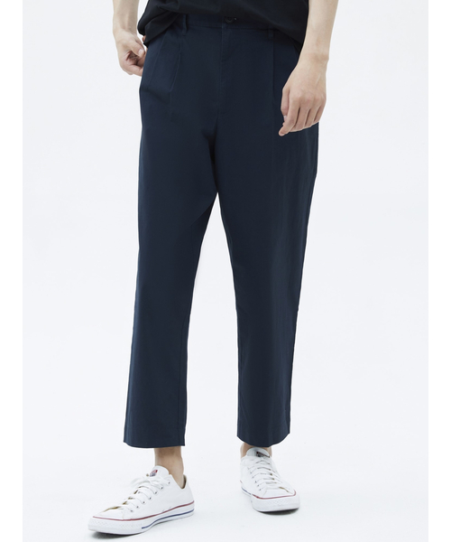 GAP（ギャップ）の「プリーツ入り ワイド テーパードパンツ（チノパンツ・メンズ・ネイビー/ベージュ/ブラック・30W/32W/28W/31W/38W/34W/29W/36W/33W/35W）」の22枚目の写真