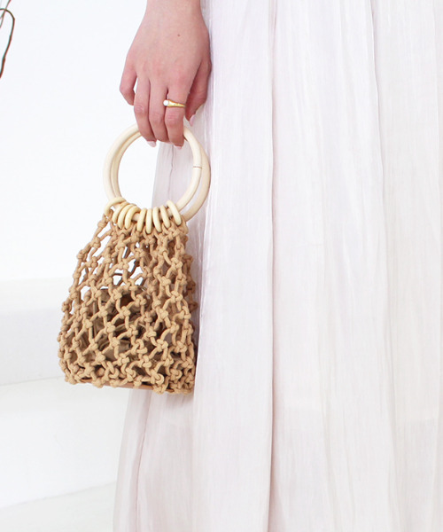 MODE ROBE（モードローブ）の「ウッドハンドル編みバッグ（ハンドバッグ・レディース・ホワイト/ベージュ・FREE）」の20枚目の写真