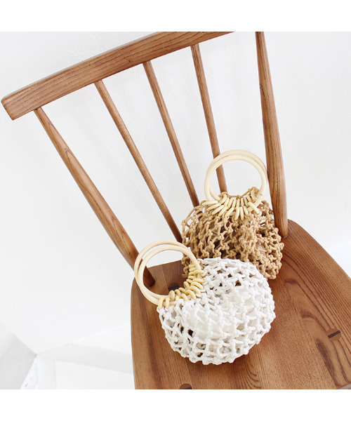 MODE ROBE（モードローブ）の「ウッドハンドル編みバッグ（ハンドバッグ・レディース・ホワイト/ベージュ・FREE）」の6枚目の写真