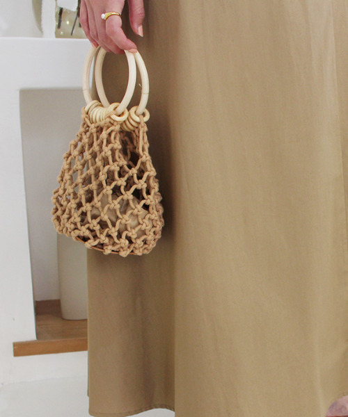 MODE ROBE（モードローブ）の「ウッドハンドル編みバッグ（ハンドバッグ・レディース・ホワイト/ベージュ・FREE）」の9枚目の写真