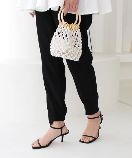 MODE ROBE（モードローブ）の「ウッドハンドル編みバッグ（ハンドバッグ・レディース・ホワイト/ベージュ・FREE）」の12枚目の写真