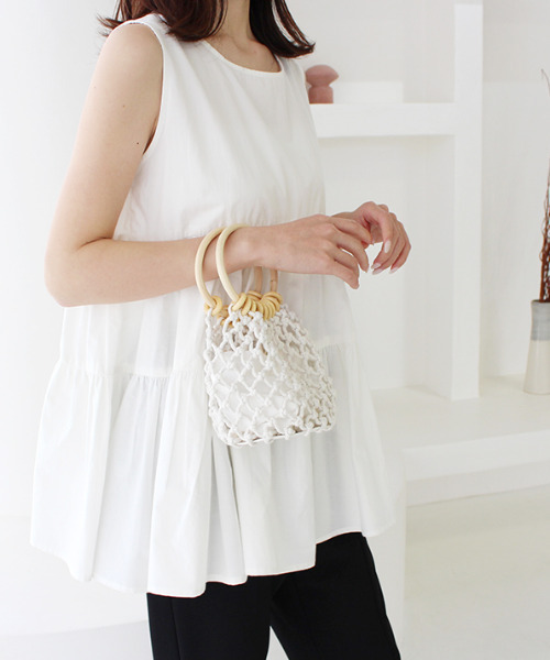 MODE ROBE（モードローブ）の「ウッドハンドル編みバッグ（ハンドバッグ・レディース・ホワイト/ベージュ・FREE）」の22枚目の写真