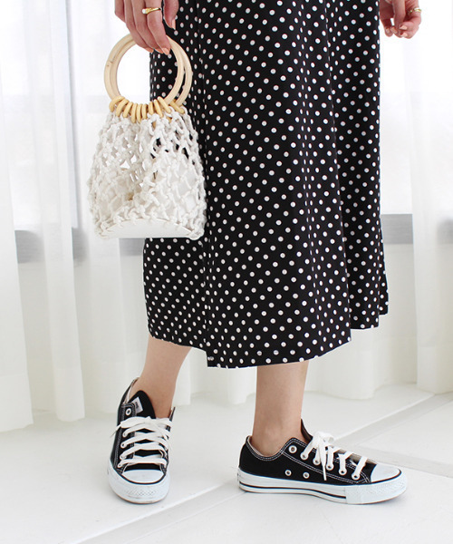 MODE ROBE（モードローブ）の「ウッドハンドル編みバッグ（ハンドバッグ・レディース・ホワイト/ベージュ・FREE）」の4枚目の写真