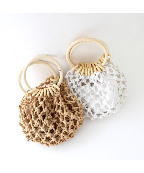 MODE ROBE（モードローブ）の「ウッドハンドル編みバッグ（ハンドバッグ・レディース・ホワイト/ベージュ・FREE）」の8枚目の写真