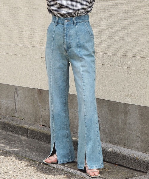 tiptop（ティップトップ）の「【2サイズ展開】スリットセミフレアデニム【web限定アイテム・Sサイズあり】（デニムパンツ・レディース・ブラック/ネイビー/サックスブルー/ブルー/ネイビー系/ブルー系その他・S/M）」の3枚目の写真