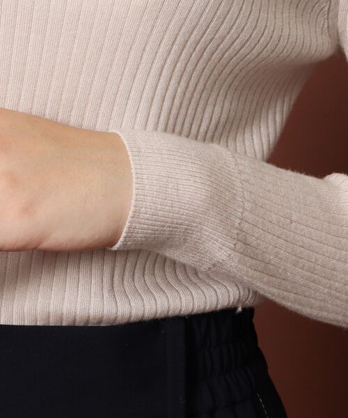 DRESSTERIOR（ドレステリア）の「◆【CLASSY.12月号掲載】ワイドリブクルーネック（ニット/セーター・レディース・ブラック/マスタード/ナチュラル・38/36）」の17枚目の写真