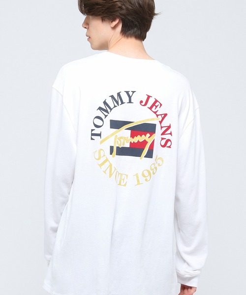 tommy jeans（トミー ジーンズ）の「ヴィンテージバックロゴロングスリーブＴシャツ（Tシャツ/カットソー・メンズ・ブラック/ホワイト・X-LARGE/SMALL/MEDIUM/LARGE）」の2枚目の写真