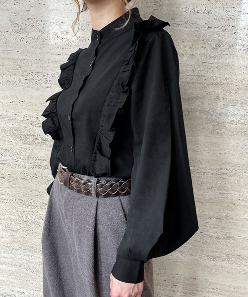 JUNOAH(ジュノア)の「スタンドカラーフリルブラウス(シャツ/ブラウス・レディース・ブラック/ホワイト/ブルー/ベージュ/グレー/キャメル・MEDIUM/LARGE)」の17枚目の写真