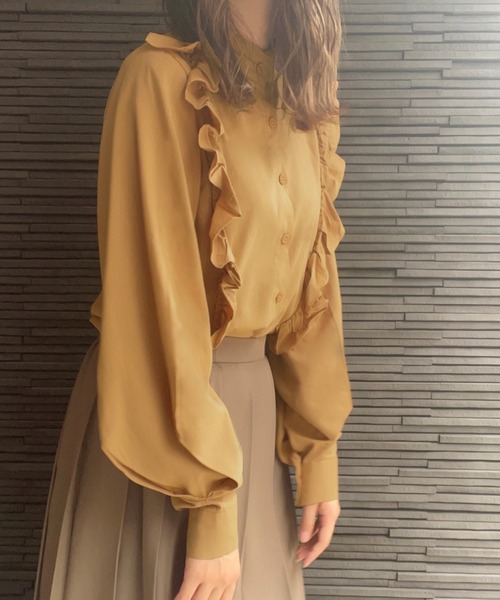 JUNOAH(ジュノア)の「スタンドカラーフリルブラウス(シャツ/ブラウス・レディース・ブラック/ホワイト/ブルー/ベージュ/グレー/キャメル・MEDIUM/LARGE)」の16枚目の写真