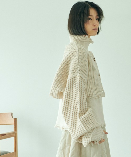 forksy.(フォルクシー)の「【forksy.】レイヤードダメージアンサンブル ボリュームスリーブニット(ニット/セーター・レディース・ブラック/ベージュ/グレー/アイボリー/ブルーグレー・FREE)」の14枚目の写真