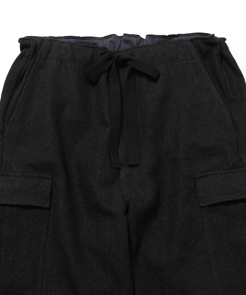 WILD LIFE TAILOR Adam et Rope'（ワイルドテーラーアダムエロペ　）の「【WILD LIFE TAILOR】Lyria イージーカーゴパンツ（カーゴパンツ・メンズ・チャコールグレー/ブラック系その他・M/L）」の7枚目の写真