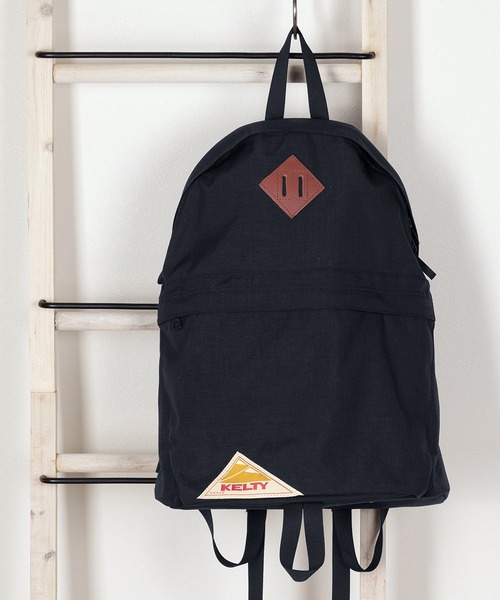 KELTY（ケルティ）の「【KELTY/ケルティー】コーデュラナイロン ガールズデイパック/ 15L（バックパック/リュック・レディース・ブラック/ネイビー・FREE）」の2枚目の写真