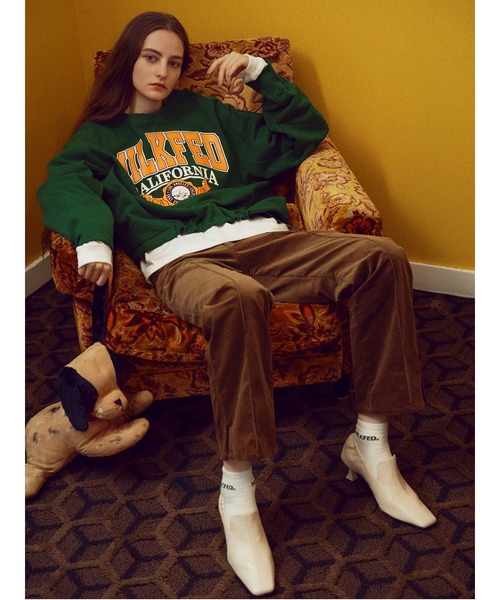 MILKFED.(ミルクフェド)の「COLLEGE LOGO SWEAT TOP(スウェット・レディース・ホワイト/ブラック/グリーン/ネイビー・ONE SIZE)」の3枚目の写真