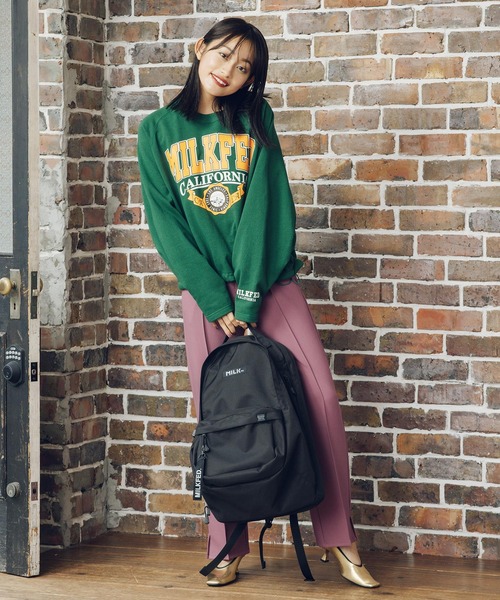 MILKFED.(ミルクフェド)の「COLLEGE LOGO SWEAT TOP(スウェット・レディース・ホワイト/ブラック/グリーン/ネイビー・ONE SIZE)」の17枚目の写真