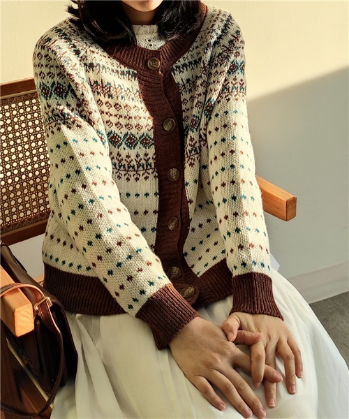 MAISON DE THERESE(メゾン ド テレーズ)の「ボタン付きニットカーディガン(カーディガン/ボレロ・レディース・ブラウン/ホワイト・FREE)」の7枚目の写真