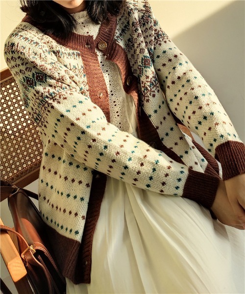 MAISON DE THERESE(メゾン ド テレーズ)の「ボタン付きニットカーディガン(カーディガン/ボレロ・レディース・ブラウン/ホワイト・FREE)」の8枚目の写真