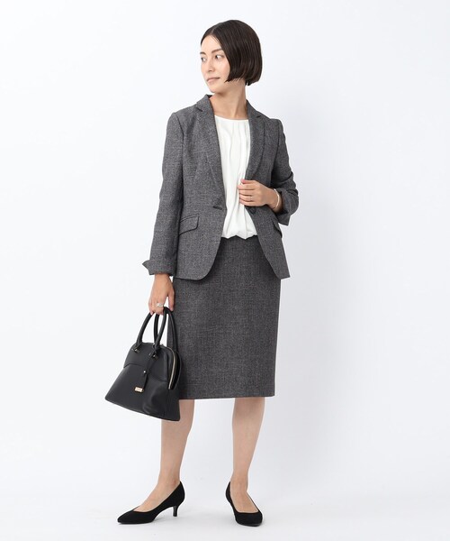 UNTITLED（アンタイトル）の「◆グラシエシャークテーラードジャケット【洗える】（スーツジャケット・レディース・ダークブラウン系3/ブルー系3/ブラック系3・01/03/02）」の12枚目の写真