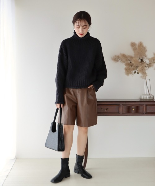 BLUEEAST(ブルーイースト)の「タックショートパンツ(その他パンツ・レディース・ブラック/ブラウン/アイボリー/ダークブラウン/アイボリー系/ブラック系/ベージュ系・MEDIUM/SMALL/LARGE)」の8枚目の写真