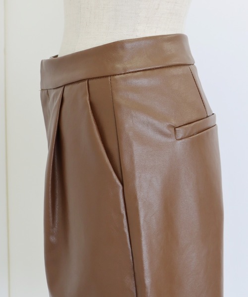 BLUEEAST(ブルーイースト)の「タックショートパンツ(その他パンツ・レディース・ブラック/ブラウン/アイボリー/ダークブラウン/アイボリー系/ブラック系/ベージュ系・MEDIUM/SMALL/LARGE)」の18枚目の写真