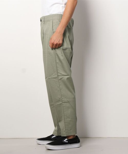 VALLIS by FACTOTUM（ヴァリスバイファクトタム）の「STUDIOUS別注 ワンタックワイドパンツ（その他パンツ・メンズ・ブラウン/カーキ/ネイビー・LARGE/MEDIUM）」の4枚目の写真