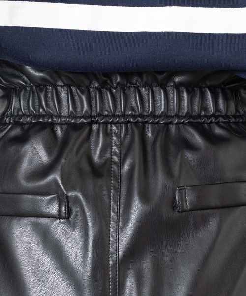 WEGO（ウィゴー）の「WEGO/フェイクレザーショートパンツ（その他パンツ・レディース・ブラック/ダークグリーン/オフホワイト・FREE）」の18枚目の写真