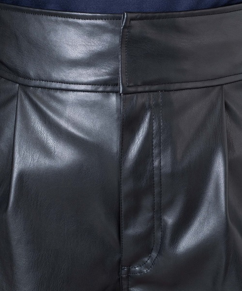 WEGO（ウィゴー）の「WEGO/フェイクレザーショートパンツ（その他パンツ・レディース・ブラック/ダークグリーン/オフホワイト・FREE）」の14枚目の写真