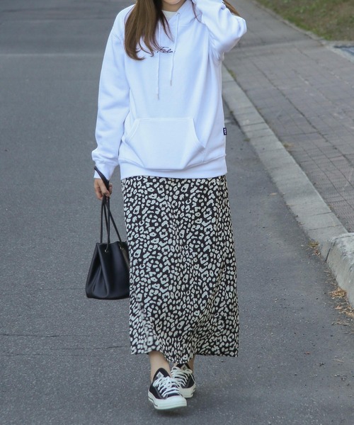 FILA（フィラ）の「【FILA】筆記体刺繍プルオーバーパーカー（パーカー・レディース・ホワイト/ネイビー/ブラック/オートミール/アイボリー系1/ネイビー系/ホワイト系2/ネイビー系1/ブラック系/アイボリー系2/ホワイト系3/アイボリー系3/ホワイト系4/アイボリー系4/ネイビー系2/ホワイト系/アイボリー系/ホワイト系1・MEDIUM/LARGE/X-LARGE）」の20枚目の写真