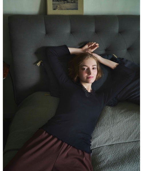 AMPHI（アンフィ）の「シンプルスムース　パジャマ（セットアップ）（ルームウェア/パジャマ・レディース・ブラウン/ブルー・MEDIUM/LARGE）」の7枚目の写真