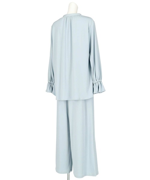 AMPHI（アンフィ）の「シンプルスムース　パジャマ（セットアップ）（ルームウェア/パジャマ・レディース・ブラウン/ブルー・MEDIUM/LARGE）」の13枚目の写真