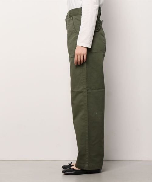 Alpha Industries(アルファインダストリーズ)の「ワイドベイカーパンツ(チノパンツ・レディース・ブラック/オリーブ・SMALL/MEDIUM)」の3枚目の写真