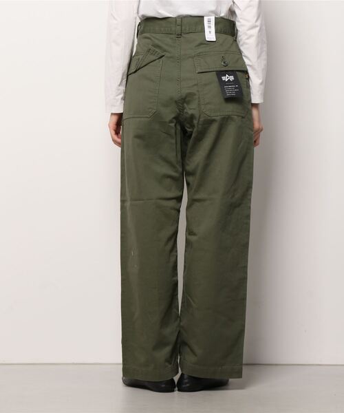 Alpha Industries(アルファインダストリーズ)の「ワイドベイカーパンツ(チノパンツ・レディース・ブラック/オリーブ・SMALL/MEDIUM)」の4枚目の写真