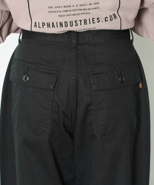 Alpha Industries(アルファインダストリーズ)の「ワイドベイカーパンツ(チノパンツ・レディース・ブラック/オリーブ・SMALL/MEDIUM)」の12枚目の写真