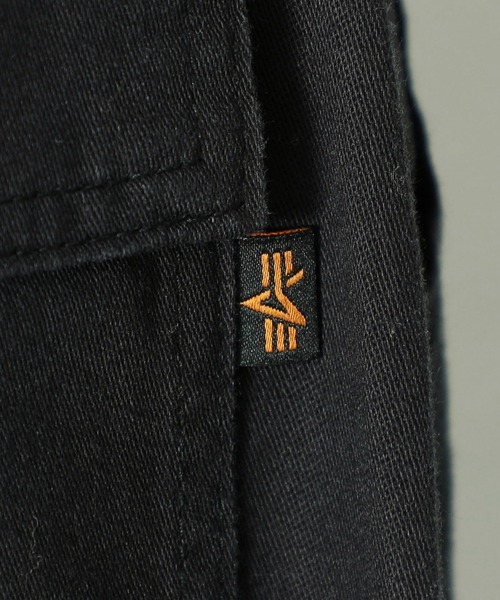 Alpha Industries(アルファインダストリーズ)の「ワイドベイカーパンツ(チノパンツ・レディース・ブラック/オリーブ・SMALL/MEDIUM)」の13枚目の写真