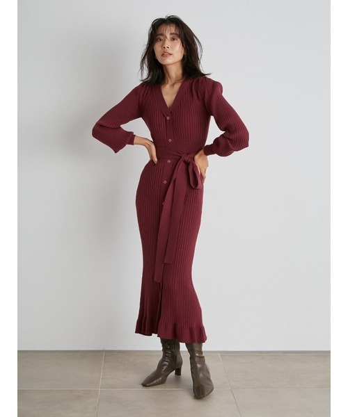 SNIDEL（スナイデル）の「Sustainableフロントボタンニットワンピース（ワンピース・レディース・ベージュ/ワインレッド/ブラック・FREE）」の16枚目の写真
