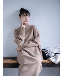 バックスリットハイネックワンピース