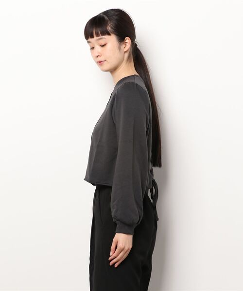 ehka sopo(エヘカソポ)の「バックリボンショート丈トレーナー セットアップ可能(Tシャツ/カットソー・レディース・チャコール/ベージュ/キナリ・フリ-)」の5枚目の写真