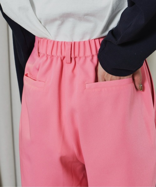 Auntie Rosa Holiday(アンティローザホリデー)の「ツータックテーパードパンツ / サイズ展開あり(スラックス・レディース・ブラック/ブルー/ピンク・SMALL/MEDIUM)」の14枚目の写真