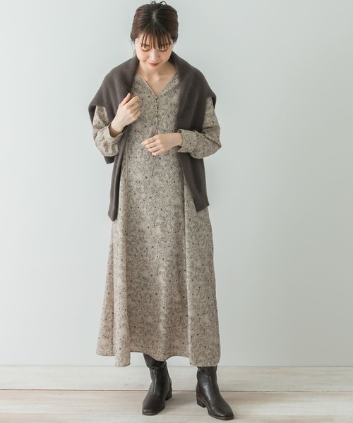 URBAN RESEARCH Sonny Label（アーバンリサーチサニーレーベル）の「ハンドライティングプリントワンピース（ワンピース・レディース・ブラック/ベージュ・FREE）」の19枚目の写真
