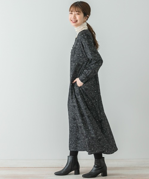 URBAN RESEARCH Sonny Label（アーバンリサーチサニーレーベル）の「ハンドライティングプリントワンピース（ワンピース・レディース・ブラック/ベージュ・FREE）」の6枚目の写真