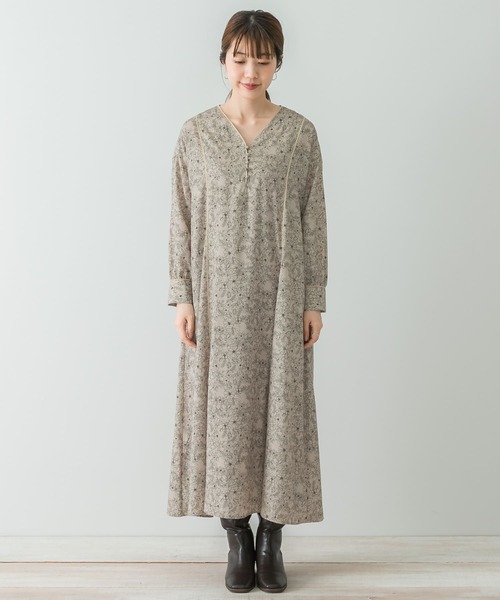 URBAN RESEARCH Sonny Label（アーバンリサーチサニーレーベル）の「ハンドライティングプリントワンピース（ワンピース・レディース・ブラック/ベージュ・FREE）」の9枚目の写真