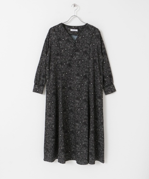 URBAN RESEARCH Sonny Label（アーバンリサーチサニーレーベル）の「ハンドライティングプリントワンピース（ワンピース・レディース・ブラック/ベージュ・FREE）」の16枚目の写真