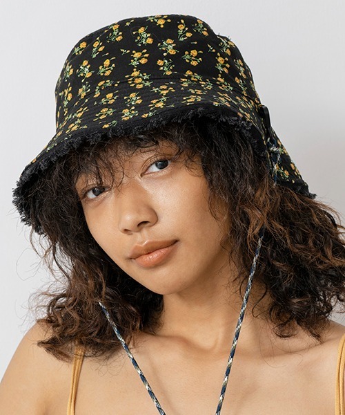 Casselini(キャセリーニ)の「Casselini(キャセリーニ)リバーシブルバケットハット(ハット・レディース・ブラック/アイボリー/キャメル・FREE)」の9枚目の写真