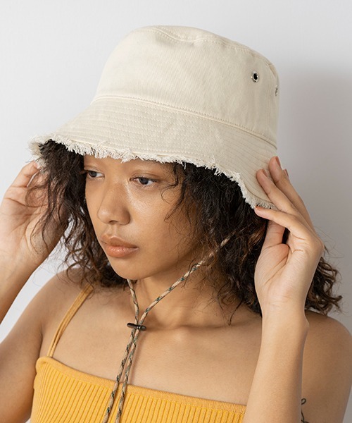 Casselini(キャセリーニ)の「Casselini(キャセリーニ)リバーシブルバケットハット(ハット・レディース・ブラック/アイボリー/キャメル・FREE)」の4枚目の写真